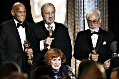 Maureen O'Hara, Hayao Miyazaki, Jean-Claude Carrierey Harry Belafonte juntos en los Premios Gobernadores