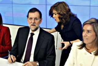 Bronca de toda la prensa a Rajoy por su retraso en cesar a Mato