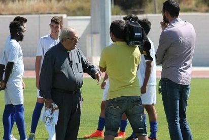 Don Antonio Morales, entre el p&uacute;lpito y el palco
