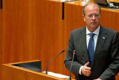 Monago comparece en el Parlamento de Extremadura para explicar sus viajes a Canarias