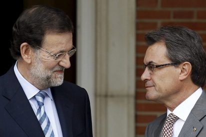La Vanguardia y El Pa&iacute;s exigen a Rajoy que se siente a negociar con Mas