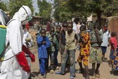 Repatr&iacute;an a una cooperante navarra que se contagi&oacute; de &eacute;bola en Mali por un pinchazo