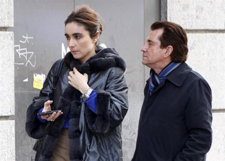 Paloma Segrelles, muy bien acompa&ntilde;ada, disfruta de la 'milla de oro madrile&ntilde;a'