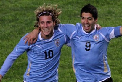 Forlan desciende con su equipo y podr&iacute;a cambiar de aires