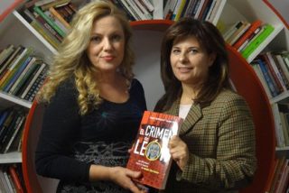 &Aacute;ngela Dom&iacute;nguez: "El asesinato de Isabel Carrasco fue un crimen con un componente pol&iacute;tico putrefacto"