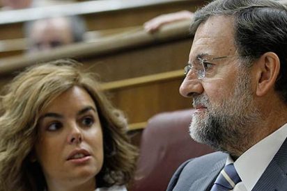 Improvisaci&oacute;n en La Moncloa: Rajoy y S&aacute;enz de Santamar&iacute;a pensaban que el cierre de Google News era un farol