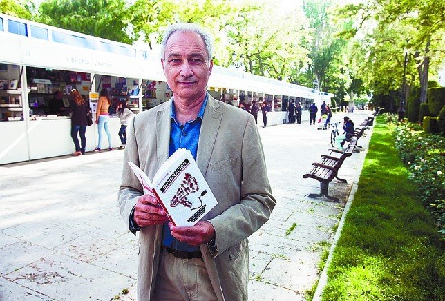 Luis Aranguren: "Francisco está dinamitando la rígida estructura de la Iglesia"