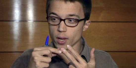 El masaje en toda regla que 'Ctxt' le hace en su debut a Iñigo Errejón