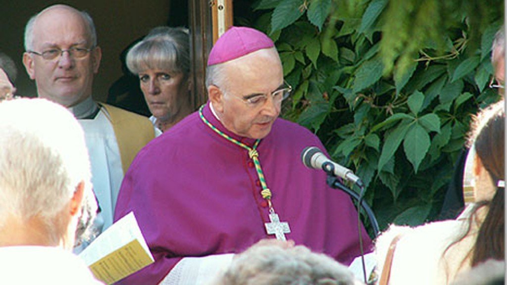 El obispo de M&uuml;nster prohibe predicar a un cura por apoyar a P&eacute;gida