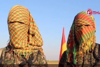 El v&iacute;deo de los dos comunistas espa&ntilde;oles que corren a balazos al Estado Isl&aacute;mico