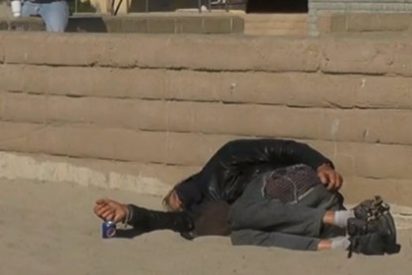 [V&iacute;deo] Tres 'skins' queman vivo a un indigente mientras duerme en la playa
