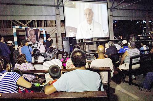 50 a&ntilde;os de la vida del Papa, en pel&iacute;cula