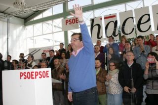El secretario general del PSOE de Extremadura, Fern&aacute;ndez Vara: "Hay que desenmascarar al PP"