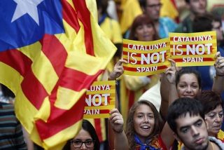 El Tribunal Constitucional tumba por unanimidad el 9-N y 'cepilla' la ley de consultas de Artur Mas