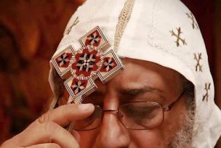 El "Papa" copto pide a los egipcios que se abstengan de viajar a Libia