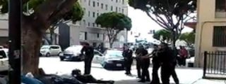 [V&iacute;deo] As&iacute; matan a tiros a un indigente en Estados Unidos varios polic&iacute;as
