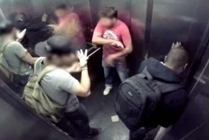 El v&iacute;deo del hombre que se tira un pedo 'con regalo' en el ascensor y siembra el p&aacute;nico