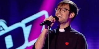 El padre Damián, sorpresa en "La Voz"