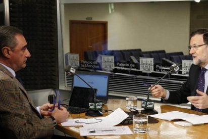 Mariano Rajoy: "Seguir&eacute; mandando SMS porque sigo confiando en la gente y no me quiero quedar aislado del mundo"