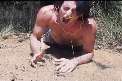 [V&iacute;deo] El bocazas que casi es devorado por unas hormigas carn&iacute;voras chilla a rabiar