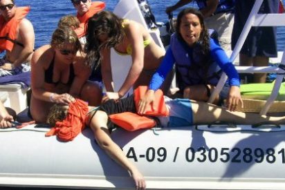 La turista que muri&oacute; al chocar contra una ballena no la vio venir