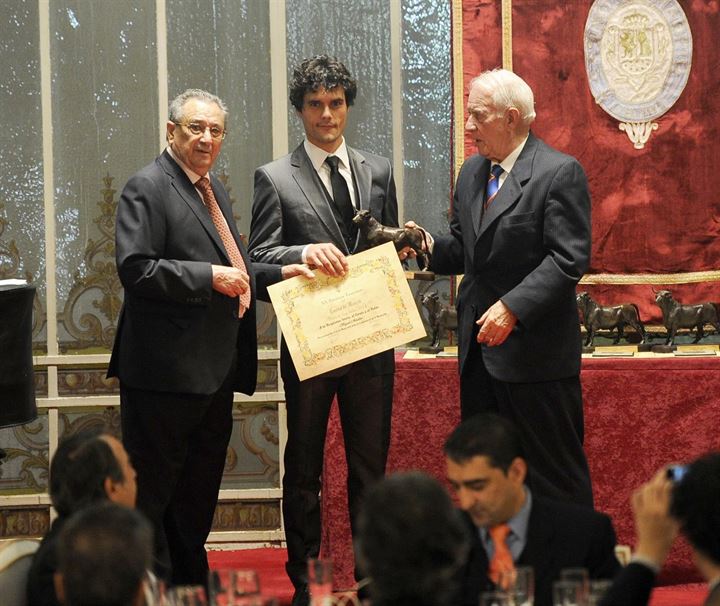 Miguel Abellán recoge su Premio Taurino