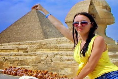 El v&iacute;deo porno grabado en las pir&aacute;mides de Egipto que deja con cara de momia al Gobierno