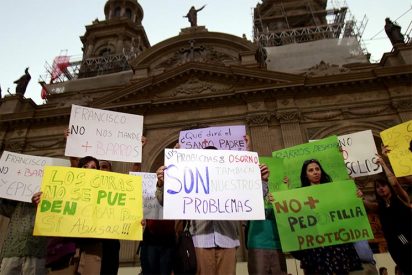 Barros asume el obispado de Osorno en medio de protestas