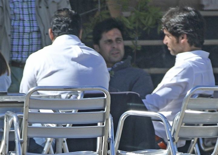 Su familia y Lourdes Montes, el principal apoyo de Francisco Rivera