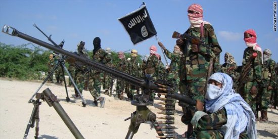 Cuatro terroristas de Al Shabab leales a Al Qaeda asesinan a 147 universitarios en Kenia