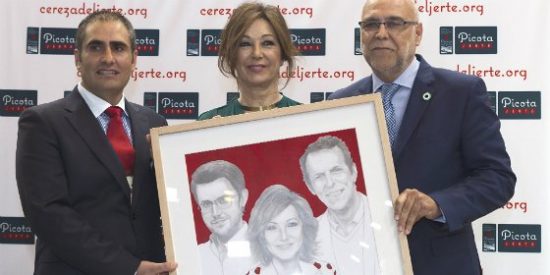 Ana Rosa Quintana recibe el Premio a la Excelencia Picota del Jerte 2015