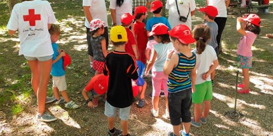 Ni&ntilde;os y ni&ntilde;as extreme&ntilde;os y portugueses van de campamento de la mano de Cruz Roja Juventud