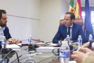 Parejo se re&uacute;ne en Presidencia con nuevos emprendedores extreme&ntilde;os