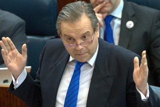 Arcadi Espada: "Carmona est&aacute; feliz de haber mentido diciendo que no pactar&iacute;a con Podemos"