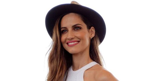 Ariadne Artiles protege su piel del sol