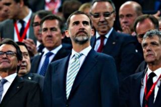 Monumental pitada al himno de Espa&ntilde;a en el Camp Nou en la final de la Copa del Rey