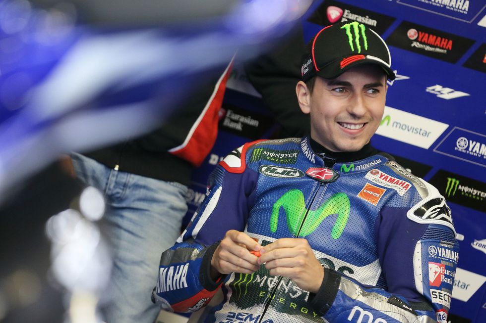 Lorenzo alarga su dominio y gana en MotoGP