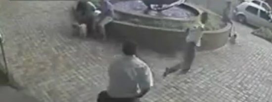 [V&iacute;deo sin censura] El ratero que mata al polic&iacute;a de un tiro en la cabeza