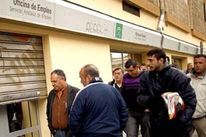 Uno de cada tres andaluces se encuentra en riesgo de pobreza, seg&uacute;n el INE