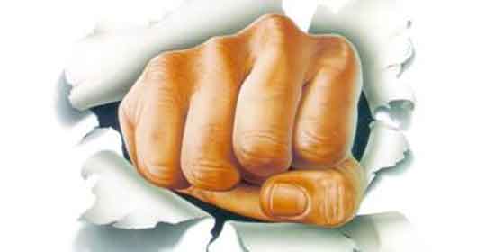 Agreden en Manresa a un candidato de Ciudadanos mientras repart&iacute;a publicidad