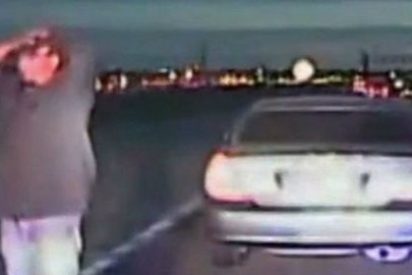 El v&iacute;deo del polic&iacute;a 'exonerado' que mata de dos tiros a un conductor