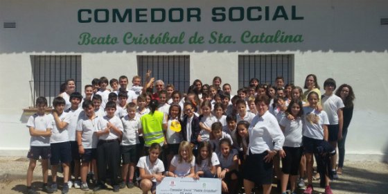 Alumnos del colegio Salesiano de M&eacute;rida, donan 1000 euros al comedor social de la localidad