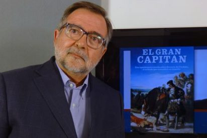 Jos&eacute; Calvo Poyato: "Soy un historiador que se divierte escribiendo novelas"