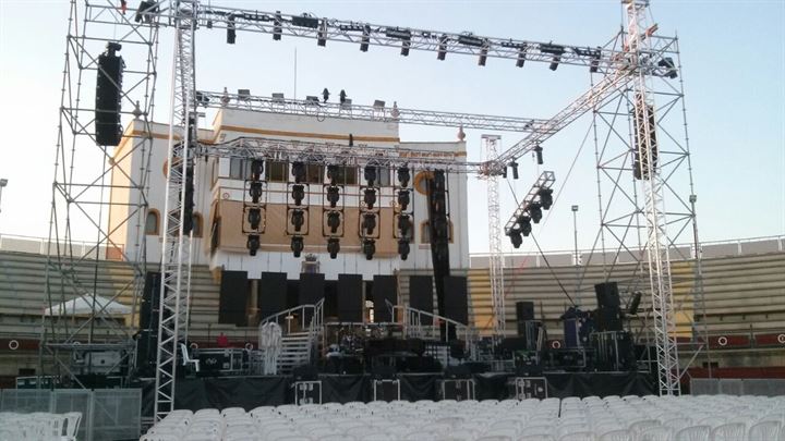 Raphael suspende por "razones m&eacute;dicas" un concierto en Espartinas (Sevilla)