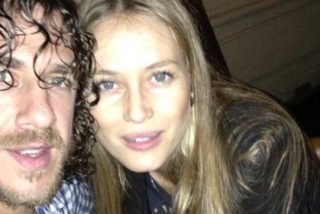Pillaron en topless a la novia de Carles Puyol
