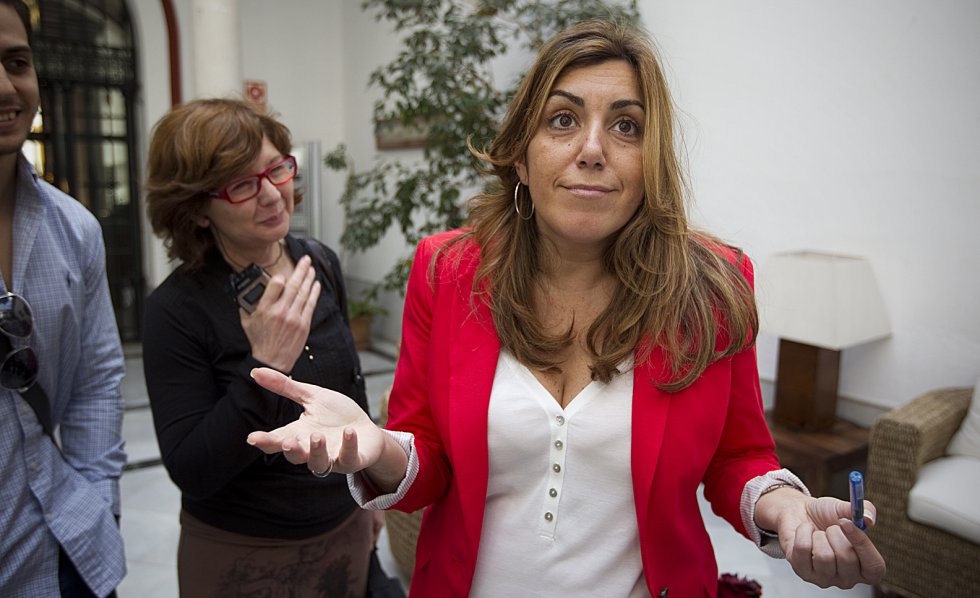 El Mundo se empeña en salvar a Susana Díaz sin que ésta dé nada a cambio