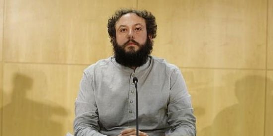 El antisemita Guillermo Zapata declarar&aacute; como imputado el 7 julio 2015 a cuenta de sus deleznables tuits