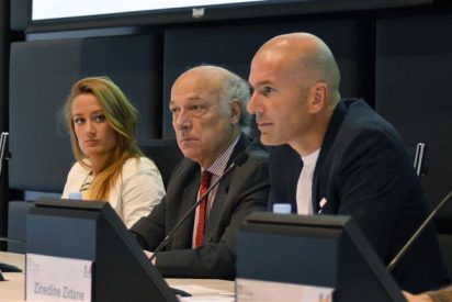 Mireia Belmonte y Zidane reciben el 'Premio a la amistad Hispano-Francesa'