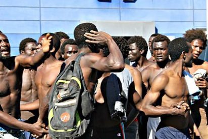 Los traficantes de carne humana matan a una ni&ntilde;a siria al tirar al mar su insulina