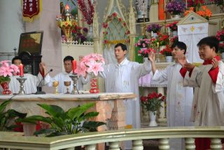 La Iglesia china ordena al primer obispo fiel a Roma en los últimos tres años